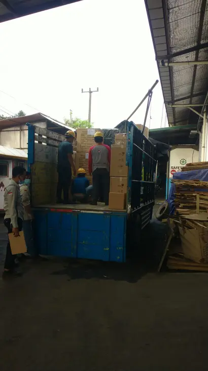 Rental Truk Engkel Jakarta Pusat, Pilihan Ideal untuk Distribusi Bisnis Efisien