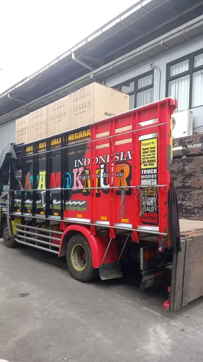 Rental Truk Fuso Jakarta Timur, Pilihan Tepat untuk Pengiriman Skala Besar
