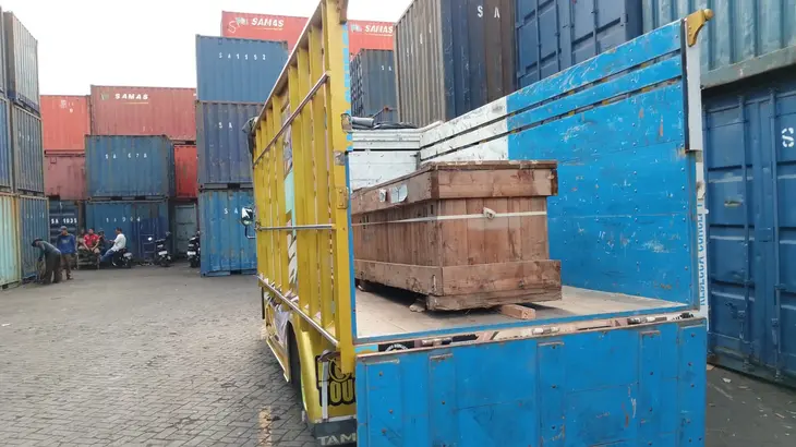 Sewa Truk CDD Jakarta Pusat, Pilihan Andal untuk Distribusi Bisnis Modern