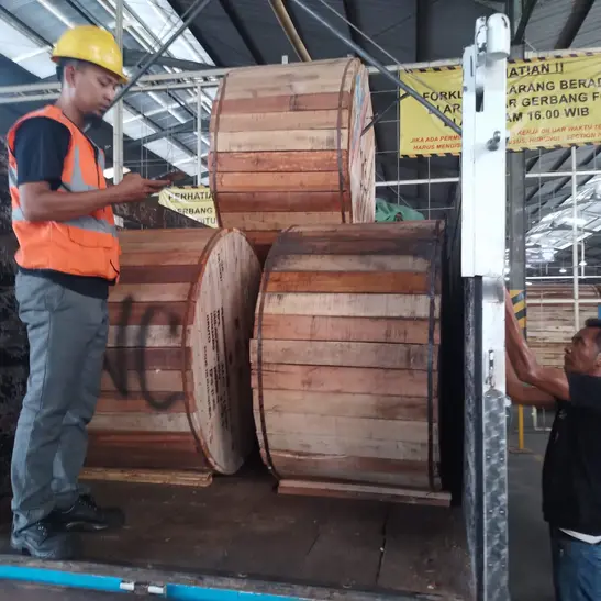 Sewa Truk Engkel Jakarta Barat – Tabanan, Efisiensi Distribusi untuk Bisnis dan Instansi