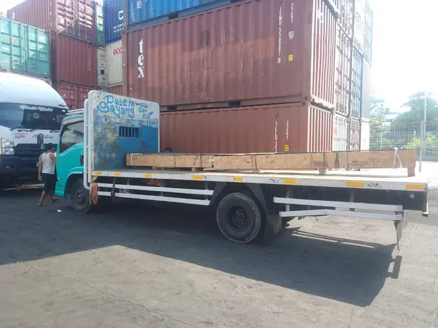 Sewa Truk Tronton Jakarta Barat – Jembrana, Pilihan Terbaik Angkutan Bisnis Antarpulau