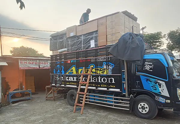 cargo jakarta denpasar pengiriman